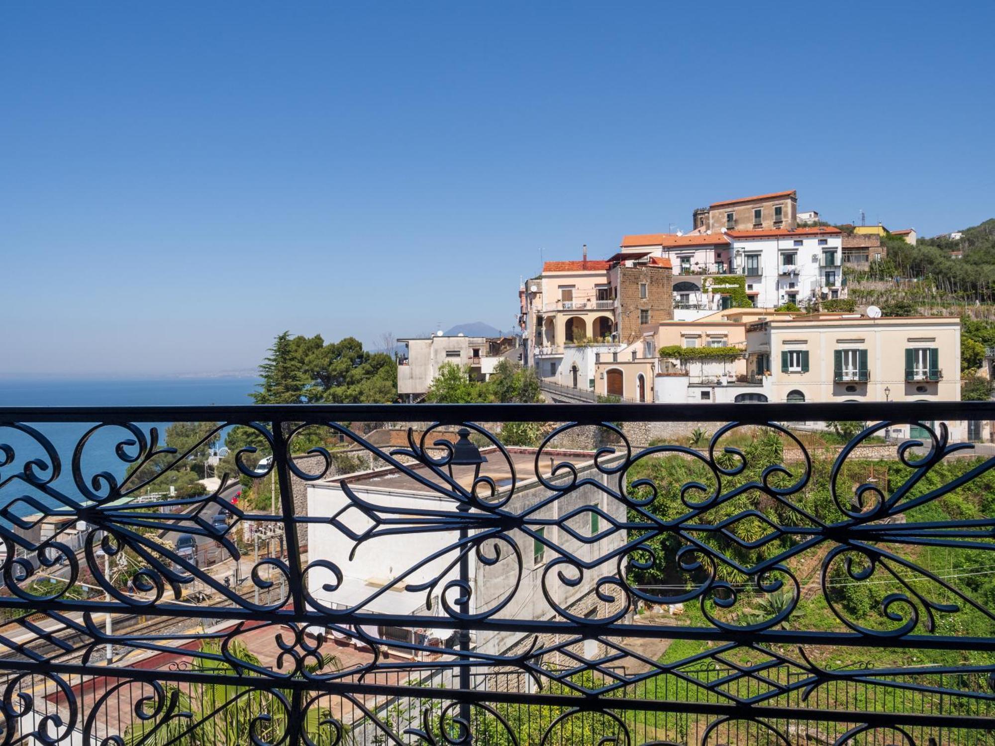 La Casa Del Golfo Apartment Vico Equense Luaran gambar
